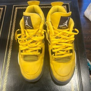 Jordan 4 thunder
